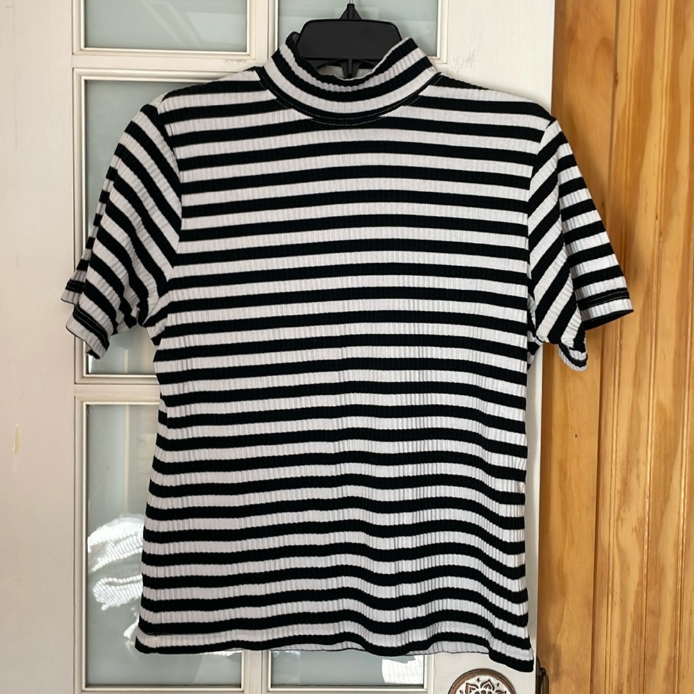 Ivy Club classics Black n white striped Tee